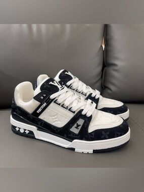 Louis Vuitton Men's Black & White Low-Top Sneakers